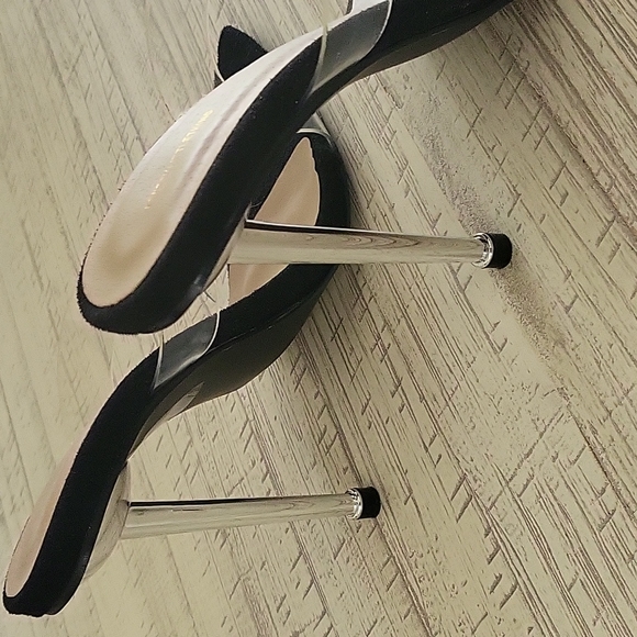 Gorgeous mule backs - Picture 4 of 4